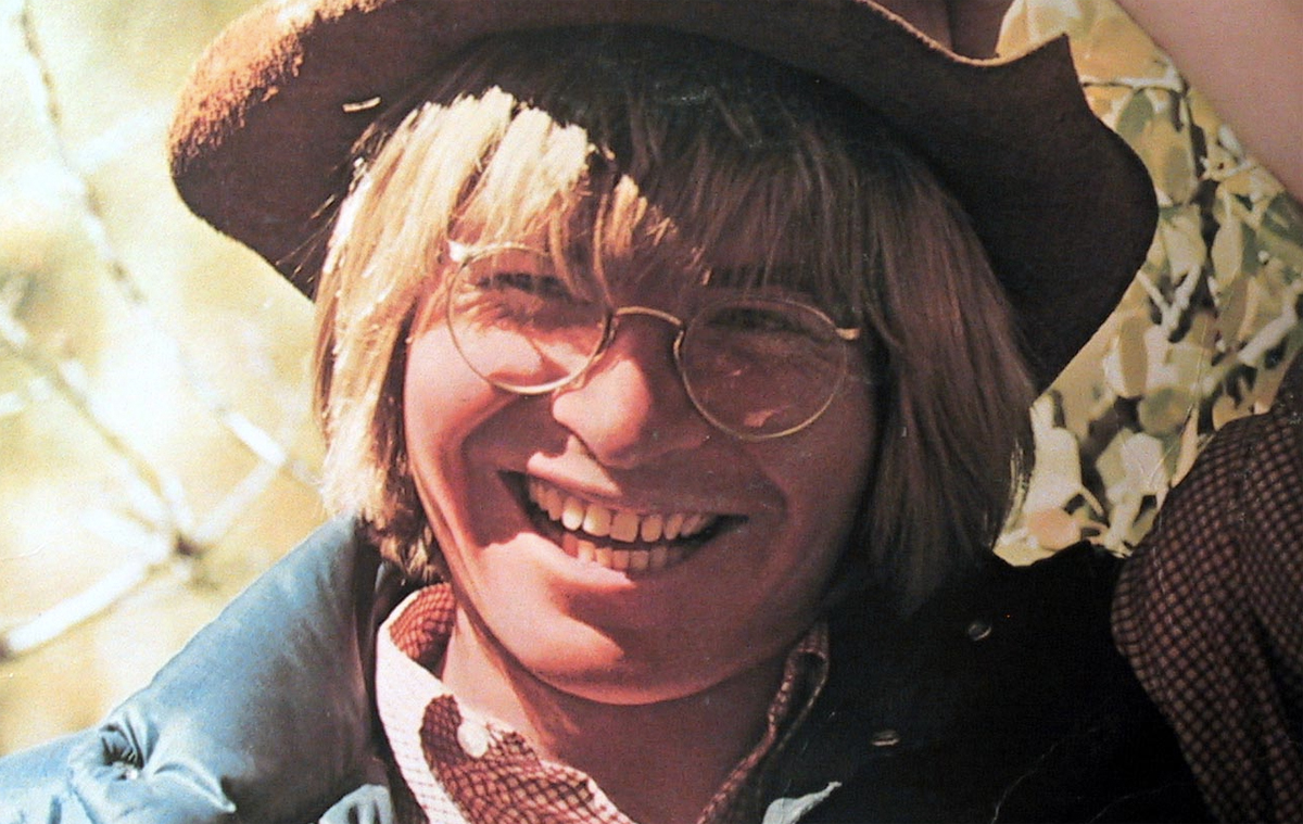 “Country Roads”: Plymouth Playhouse Celebrates the Music of John Denver